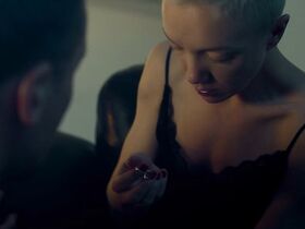 Дарья Мороз секси, Ирина Старшенбаум секси – Содержанки s02e05 (2020) #9