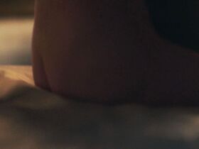 Элизабет Мосс голая – Рассказ служанки s01e05 (2017) #2